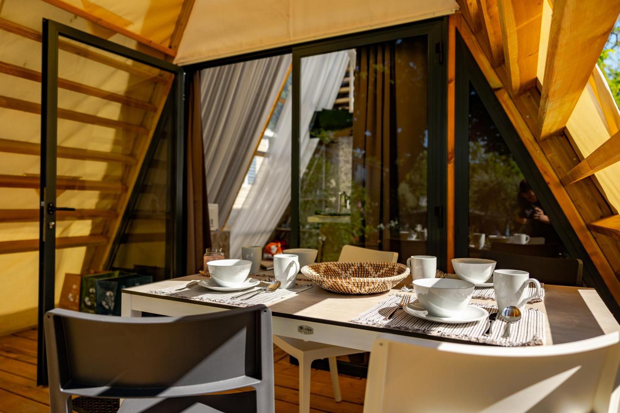 Campeggio Europa Silvella サン・フェリーチェ・デル・ベナーコ エクステリア 写真 Interior of a Treehouse