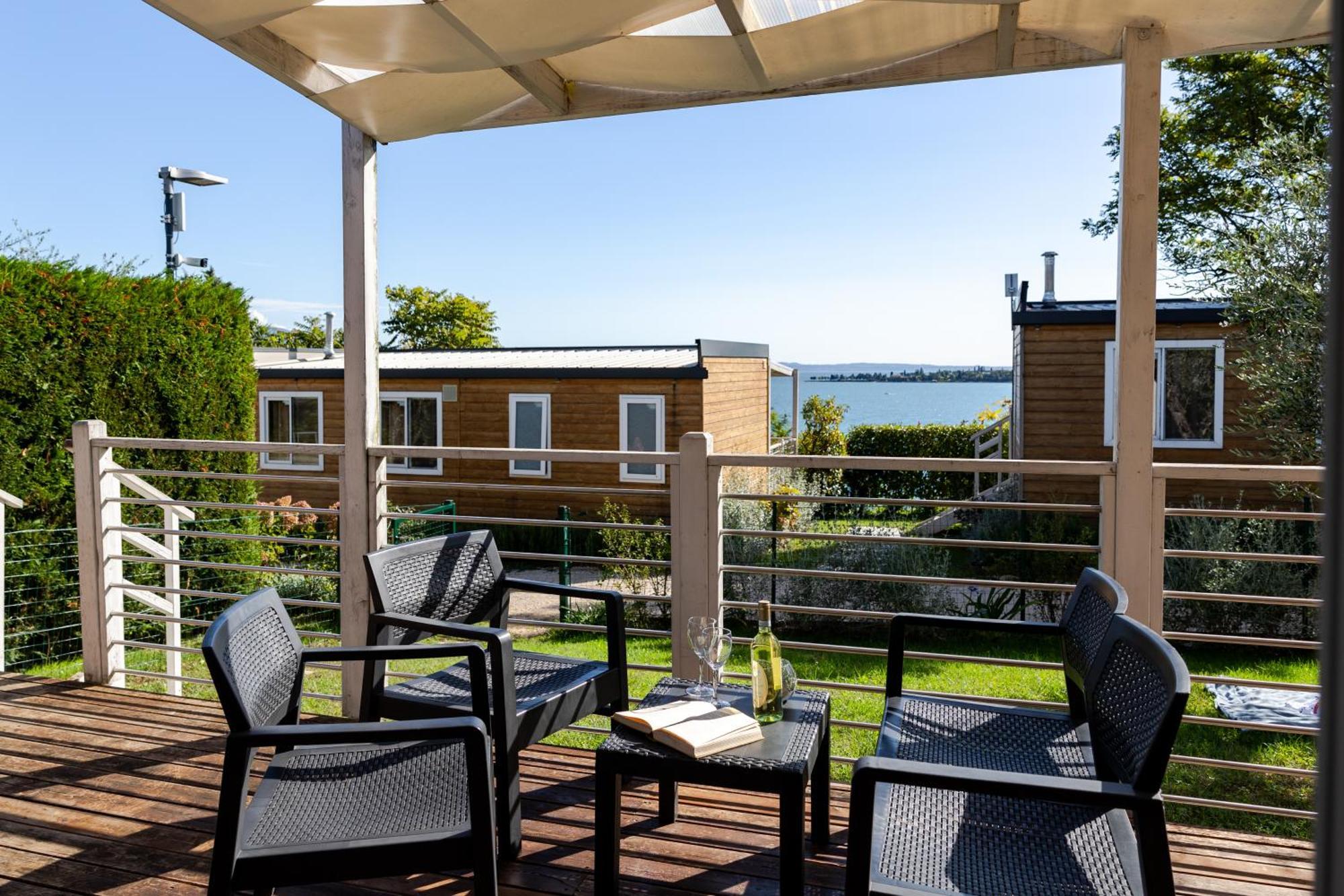 Campeggio Europa Silvella サン・フェリーチェ・デル・ベナーコ エクステリア 写真 View of the Baltic Sea from the resort