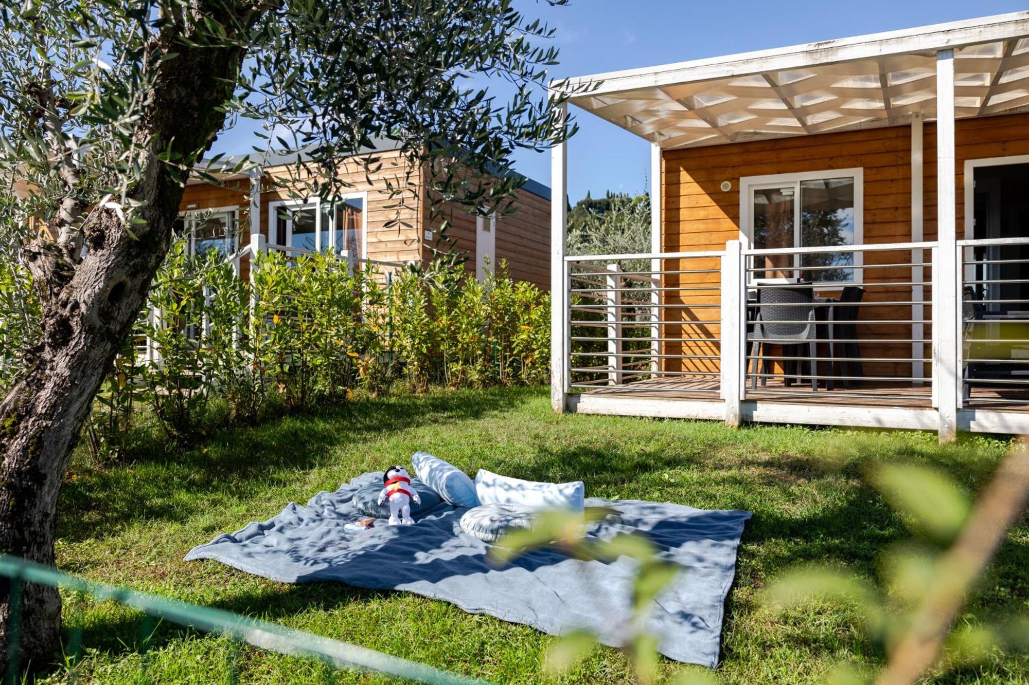 Campeggio Europa Silvella サン・フェリーチェ・デル・ベナーコ エクステリア 写真 Camping in France